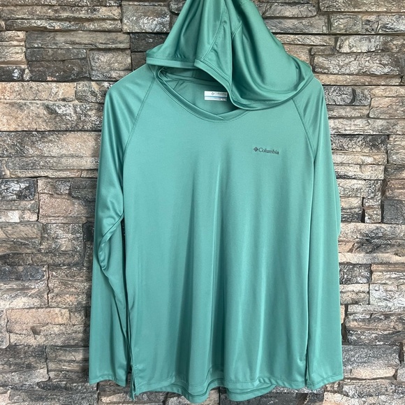 Columbia Green Performance Shirt - Picture 4 of 6